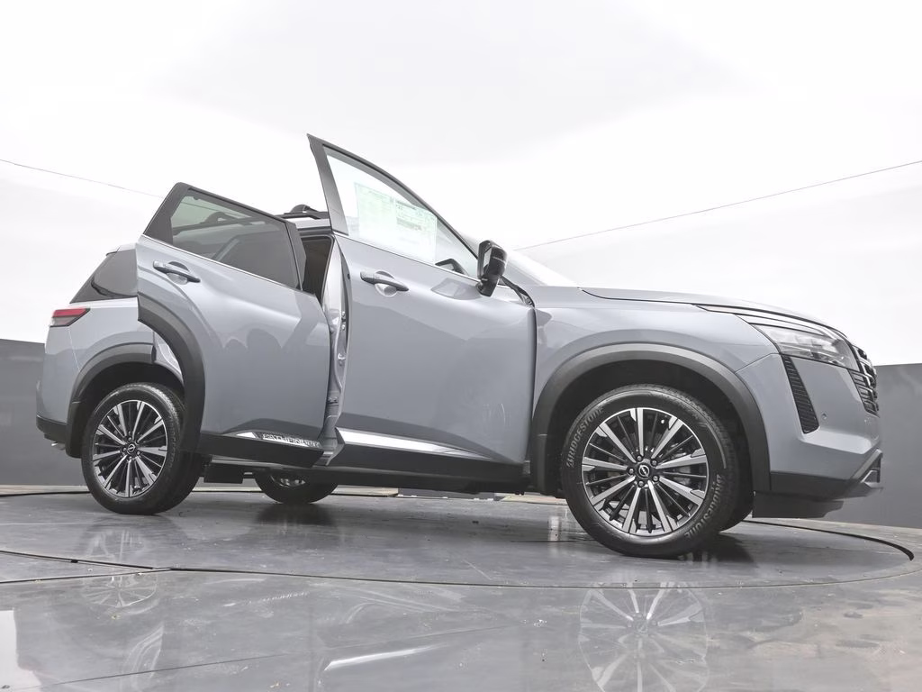 2026 Boulder Gray Pearl Nissan Pathfinder Platinum FWD SUV