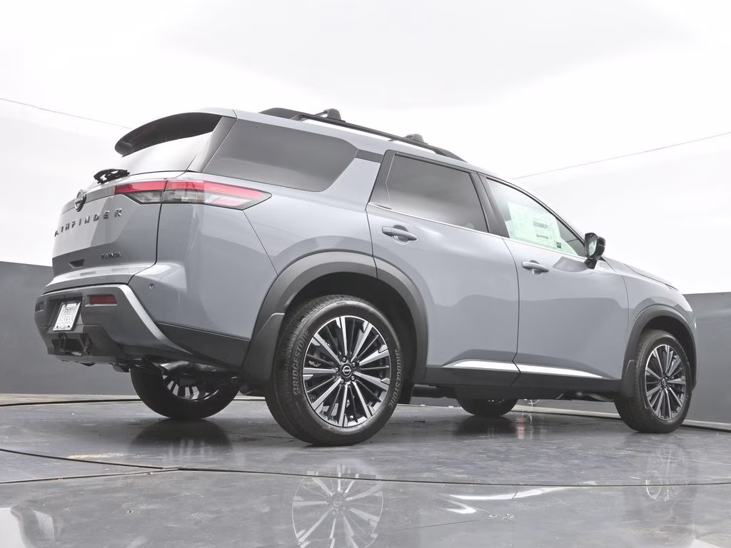2026 Boulder Gray Pearl Nissan Pathfinder Platinum FWD SUV