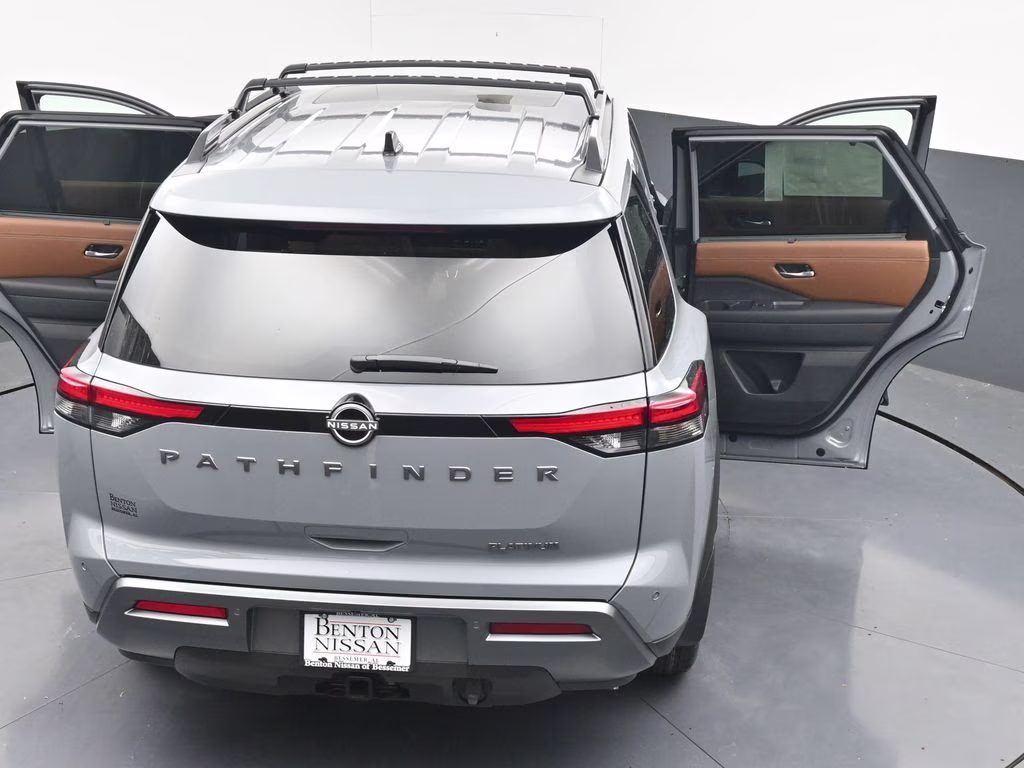 2026 Boulder Gray Pearl Nissan Pathfinder Platinum FWD SUV