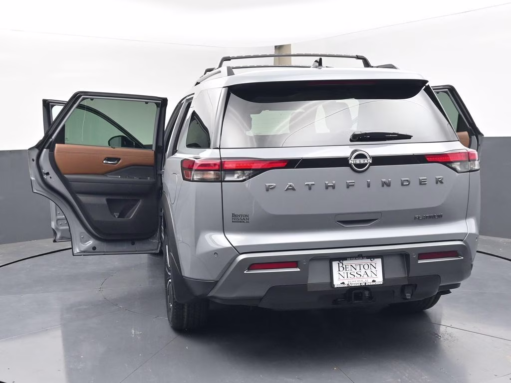 2026 Boulder Gray Pearl Nissan Pathfinder Platinum FWD SUV