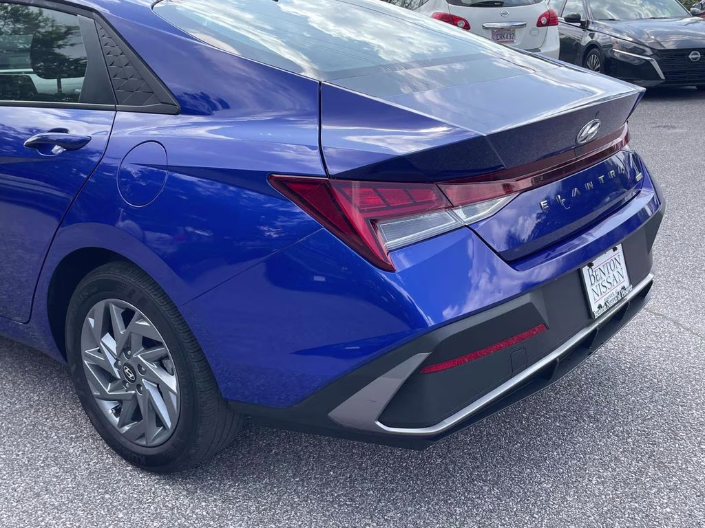 2025 Intense Blue Hyundai Elantra Hybrid Blue FWD Sedan
