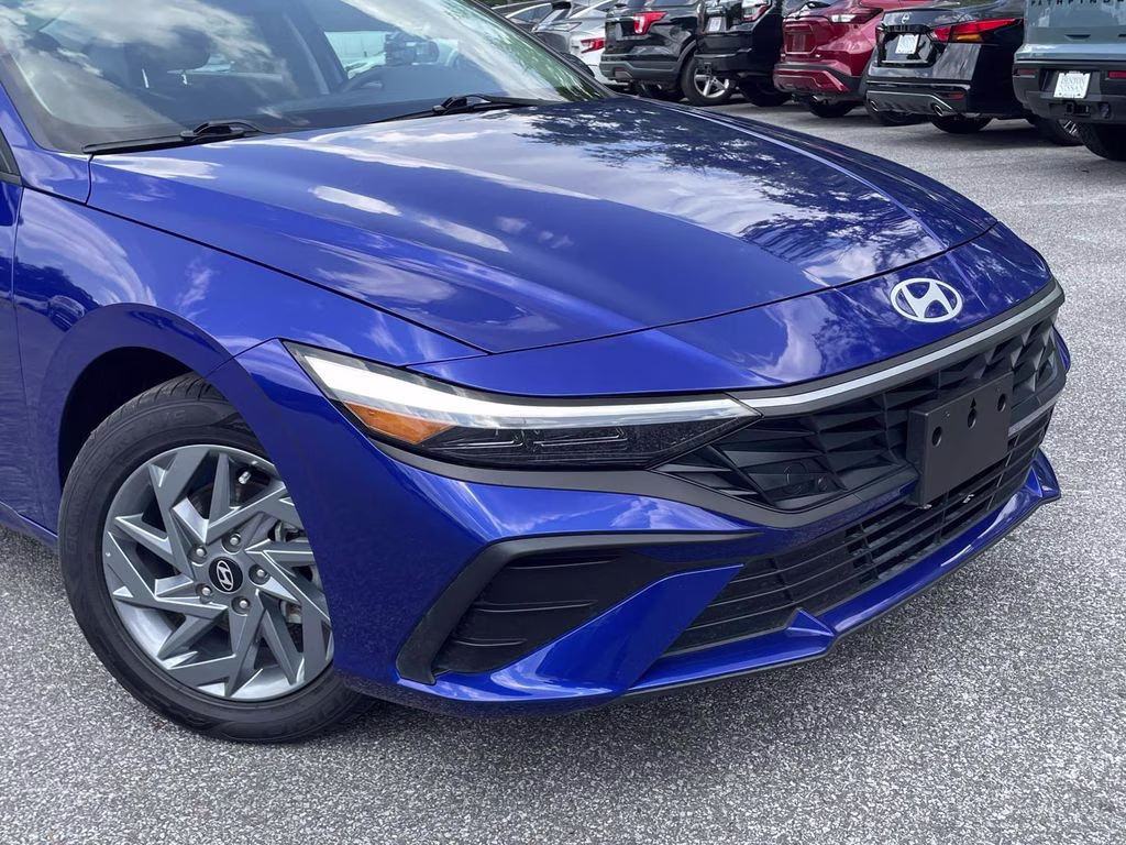 2025 Intense Blue Hyundai Elantra Hybrid Blue FWD Sedan