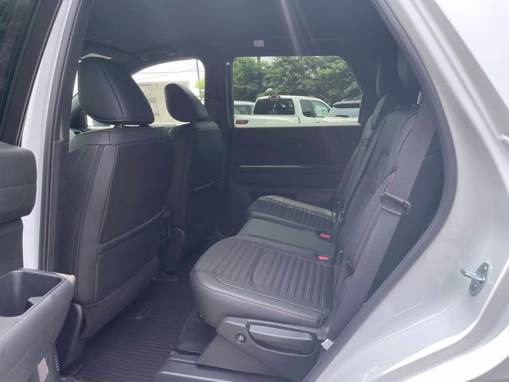 2026 Everest White Pearl Tricoat Nissan Pathfinder Rock Creek 4X4 SUV
