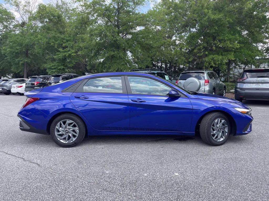 2025 Intense Blue Hyundai Elantra Hybrid Blue FWD Sedan