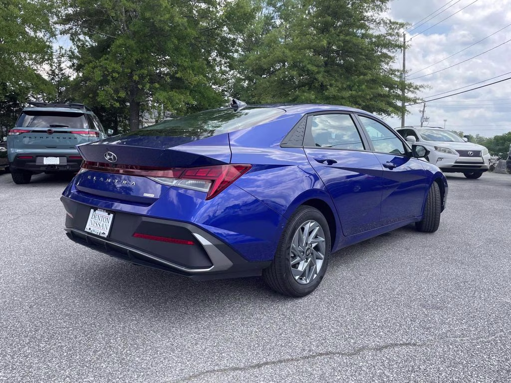 2025 Intense Blue Hyundai Elantra Hybrid Blue FWD Sedan