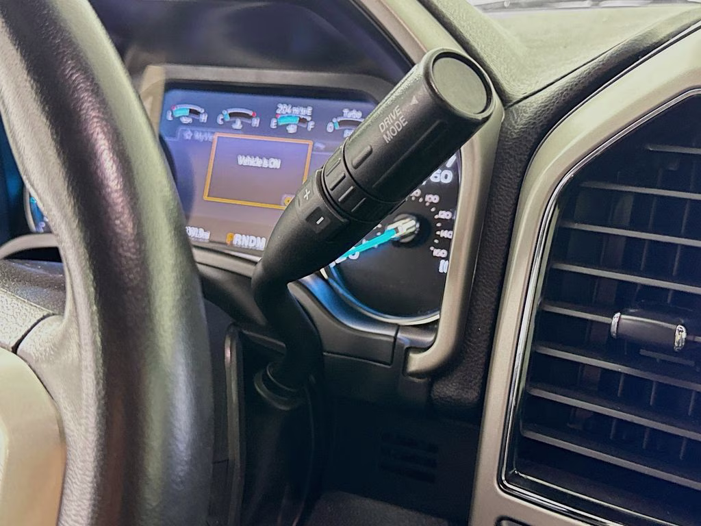 2021 Gray Metallic Ford Super Duty F-250 SRW Lariat 4X4 Truck