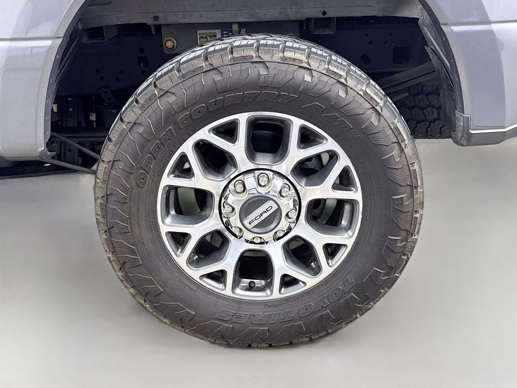2021 Gray Metallic Ford Super Duty F-250 SRW Lariat 4X4 Truck