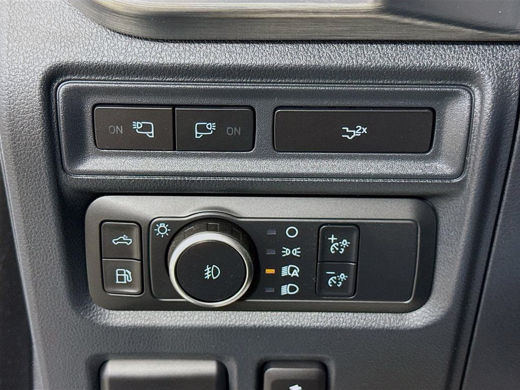 2022 Oxford White Ford F-150 Lariat 4X4 Truck