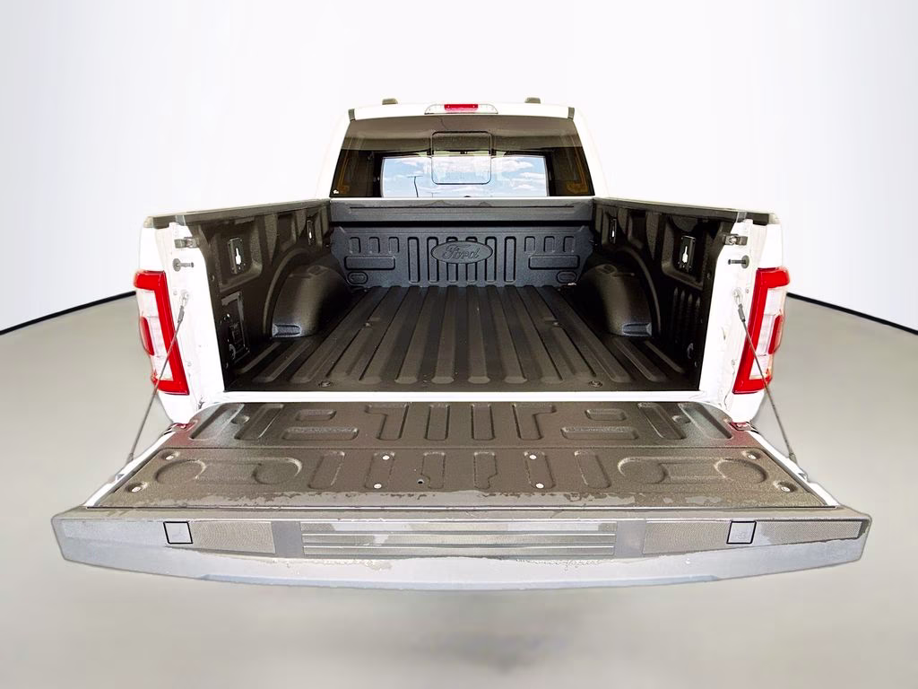 2022 Oxford White Ford F-150 Lariat 4X4 Truck