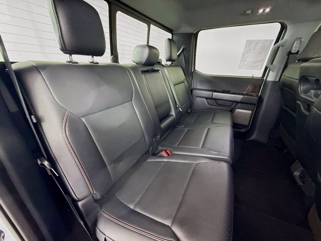 2022 Oxford White Ford F-150 Lariat 4X4 Truck