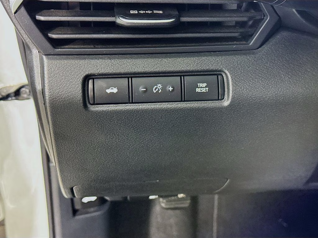 2024 Glacier White Nissan Altima 2.5 S FWD Sedan