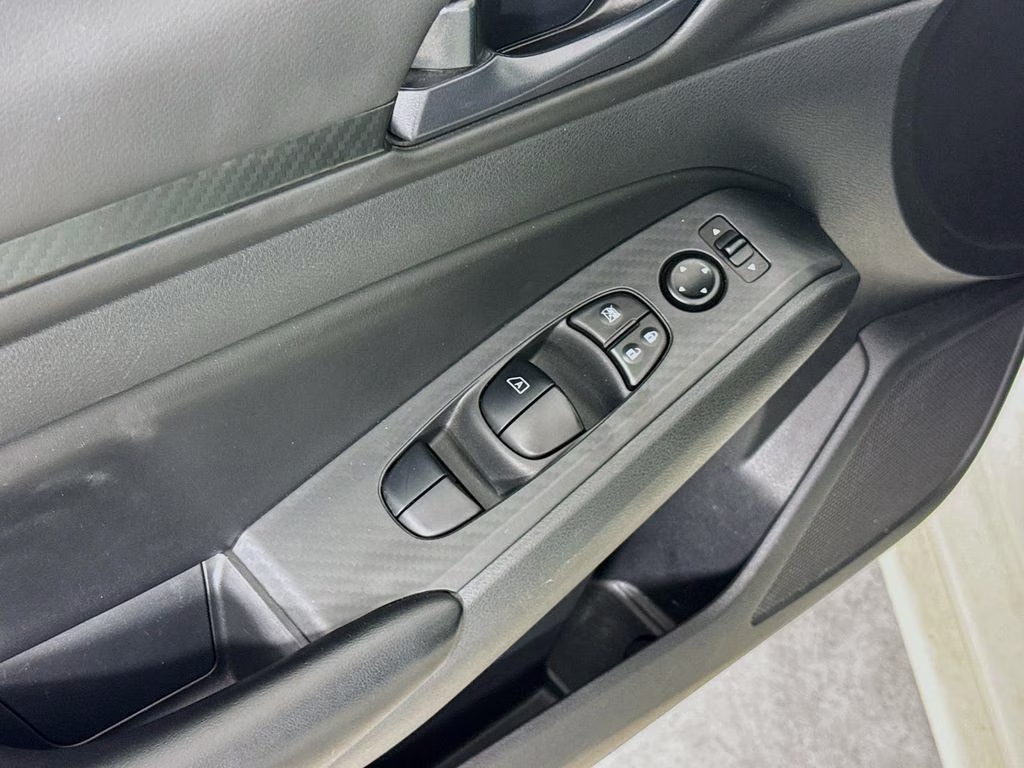 2024 Glacier White Nissan Altima 2.5 S FWD Sedan