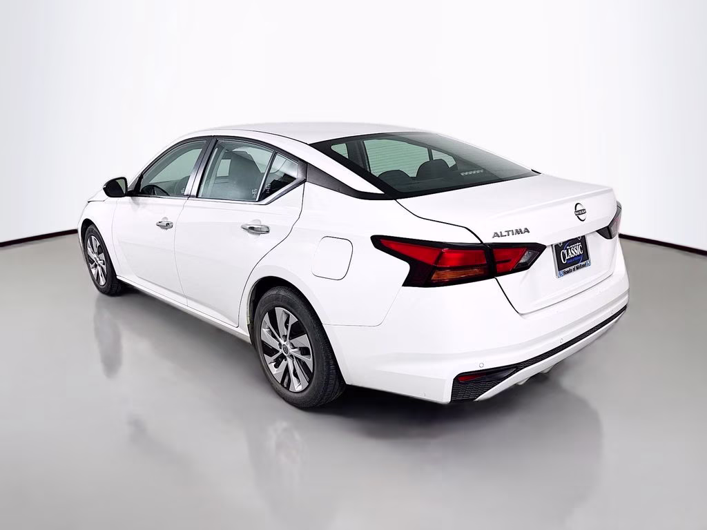 2024 Glacier White Nissan Altima 2.5 S FWD Sedan