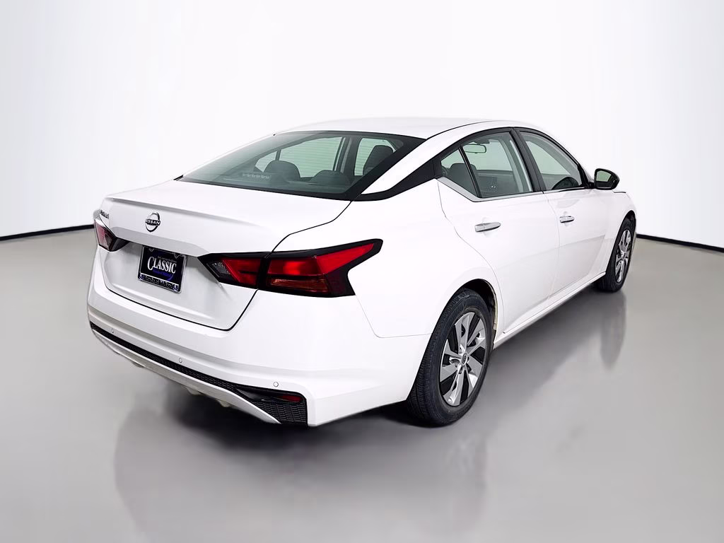 2024 Glacier White Nissan Altima 2.5 S FWD Sedan