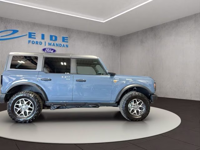 2023 Azure Gray Metallic Tri-Coat Ford Bronco Badlands 4X4 SUV