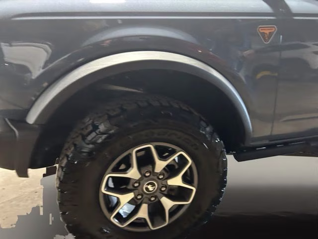 2023 Azure Gray Metallic Tri-Coat Ford Bronco Badlands 4X4 SUV