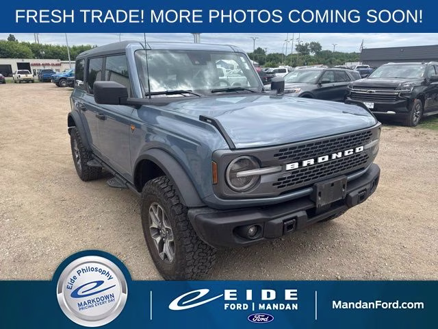 2023 Azure Gray Metallic Tri-Coat Ford Bronco Badlands 4X4 SUV