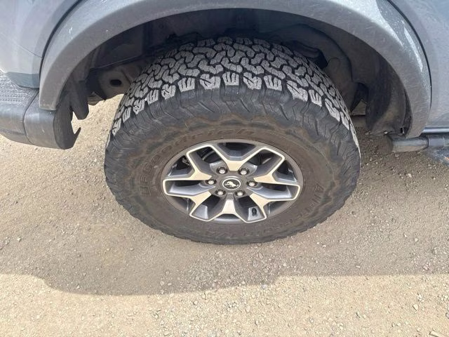 2023 Azure Gray Metallic Tri-Coat Ford Bronco Badlands 4X4 SUV