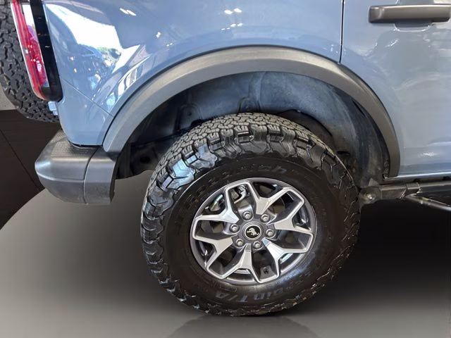 2023 Azure Gray Metallic Tri-Coat Ford Bronco Badlands 4X4 SUV