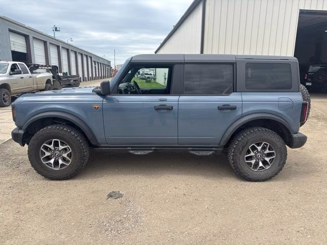 2023 Azure Gray Metallic Tri-Coat Ford Bronco Badlands 4X4 SUV