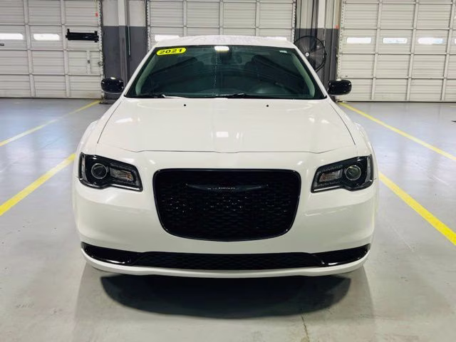 2021 Bright White Clearcoat Chrysler 300 Touring RWD Sedan