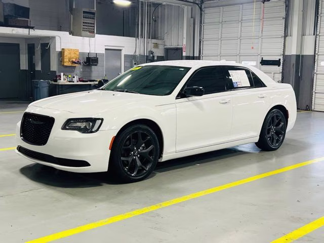 2021 Bright White Clearcoat Chrysler 300 Touring RWD Sedan