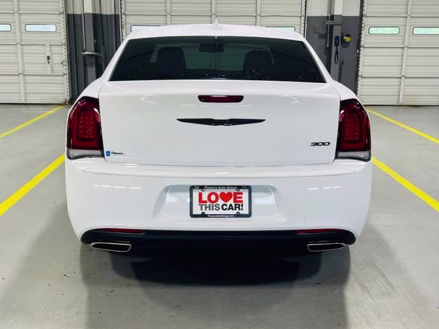 2021 Bright White Clearcoat Chrysler 300 Touring RWD Sedan