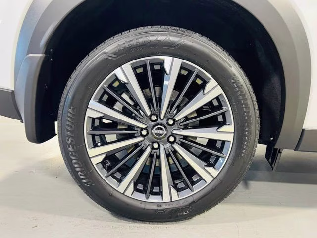 2026 Everest White Pearl Tricoat Nissan Pathfinder Platinum FWD SUV