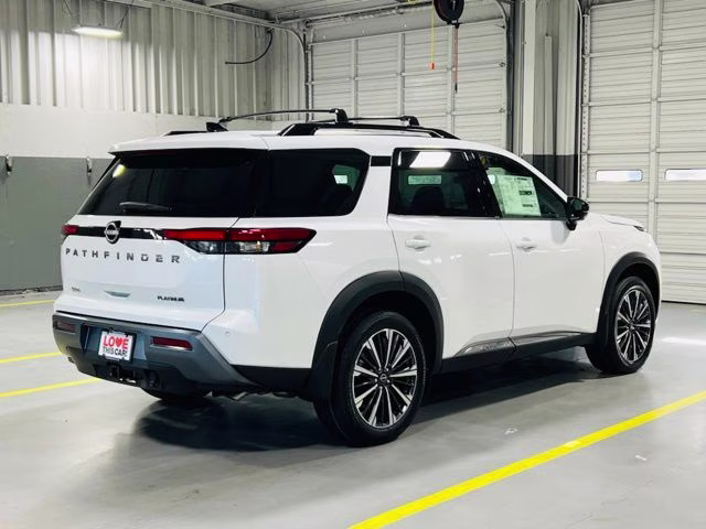 2026 Everest White Pearl Tricoat Nissan Pathfinder Platinum FWD SUV
