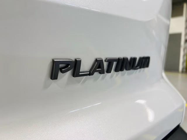 2026 Everest White Pearl Tricoat Nissan Pathfinder Platinum FWD SUV