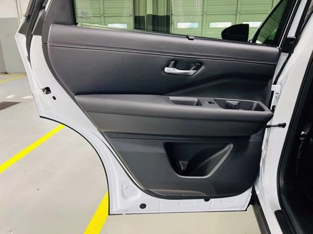 2026 Everest White Pearl Tricoat Nissan Pathfinder Platinum FWD SUV