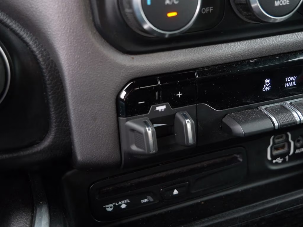 2019 Granite Crystal Metallic Clearcoat Ram 1500 Big Horn w/ Level 2 Equipment Group 4X4 Truck