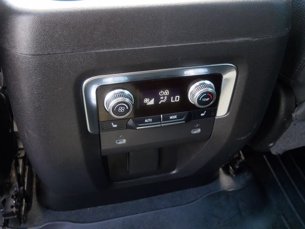2021 White GMC Yukon Denali w/ Pano Roof & Advanced Tech Pckg 4X4 SUV