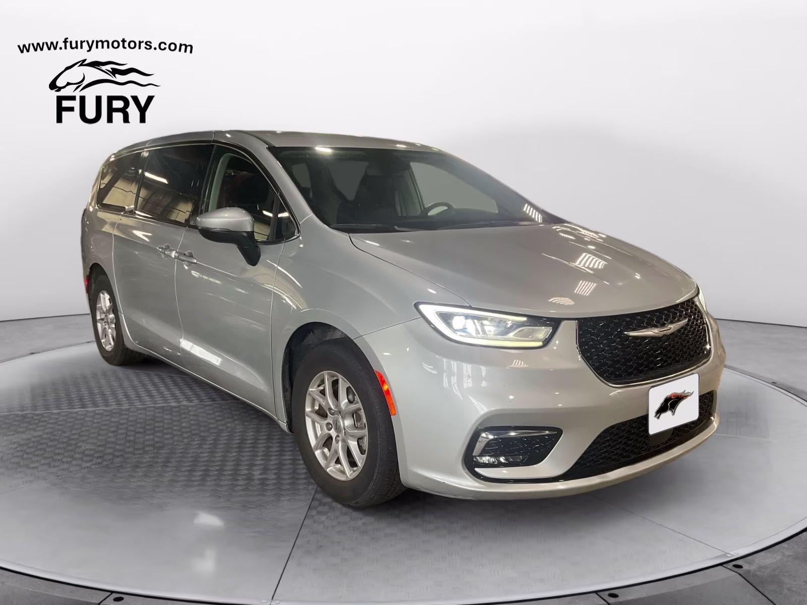 2023 Silver Mist Clearcoat Chrysler Pacifica Touring L FWD Van