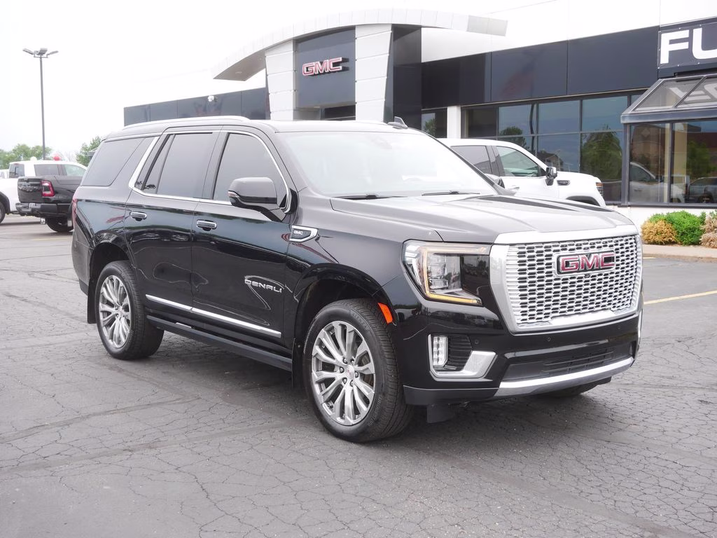 2021 Black GMC Yukon Denali w/ Pano Roof 4X4 SUV