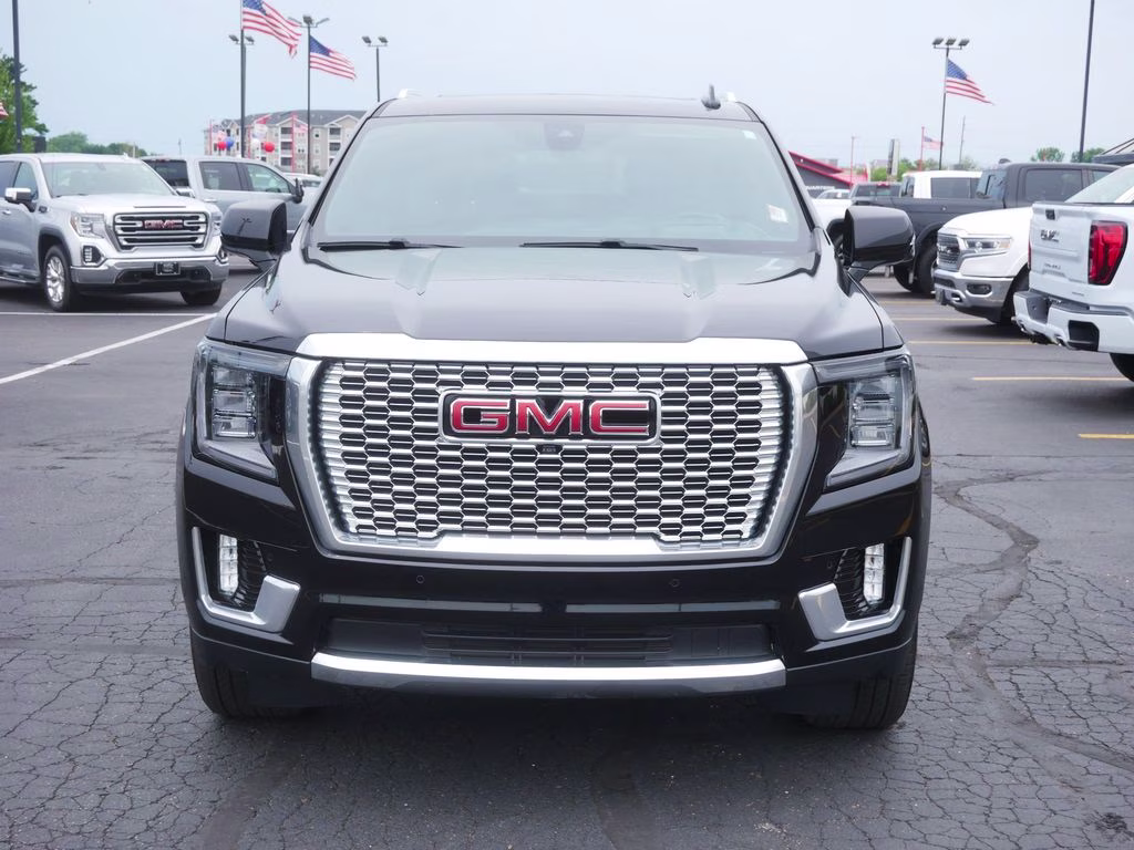 2021 Black GMC Yukon Denali w/ Pano Roof 4X4 SUV