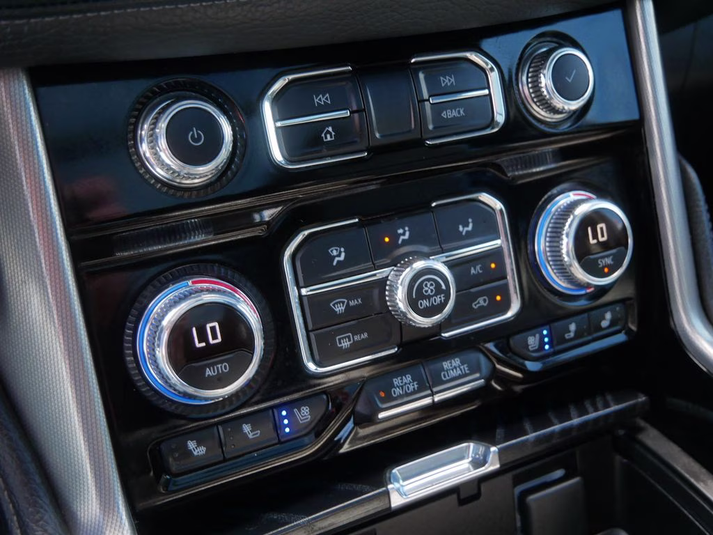 2021 White GMC Yukon Denali 4X4 SUV