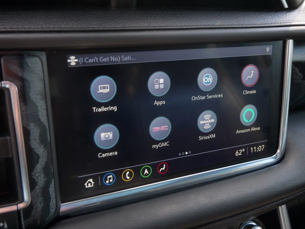 2021 White GMC Yukon Denali 4X4 SUV