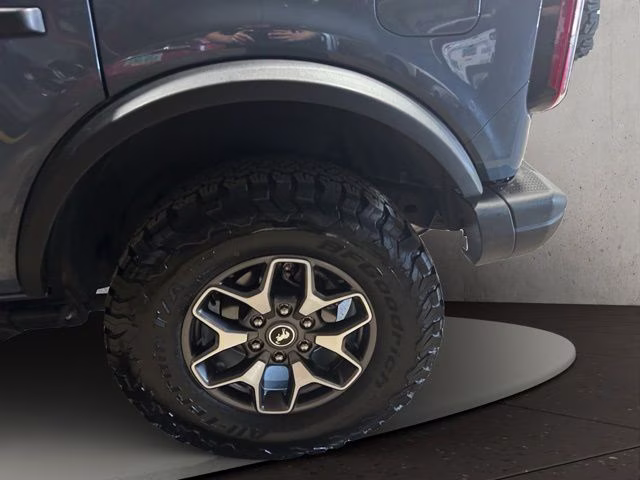 2023 Azure Gray Metallic Tri-Coat Ford Bronco Badlands 4X4 SUV