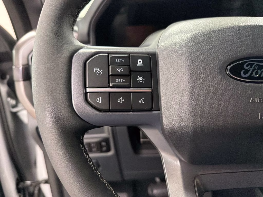 2026 AVALANCHE Ford F-150 Lariat 4X4 Truck
