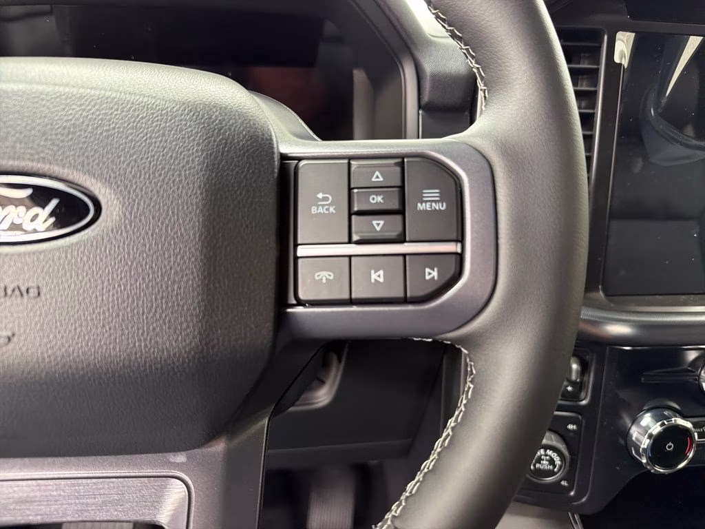 2026 AVALANCHE Ford F-150 Lariat 4X4 Truck