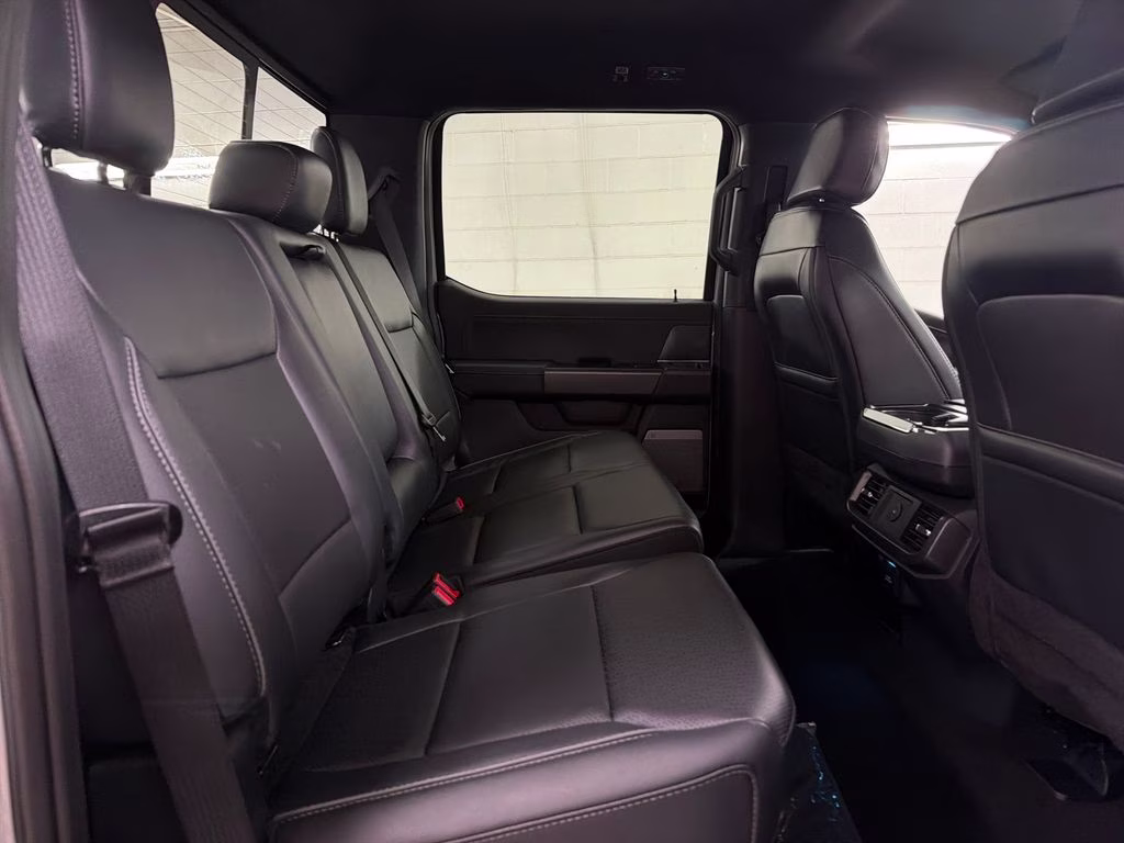 2026 AVALANCHE Ford F-150 Lariat 4X4 Truck
