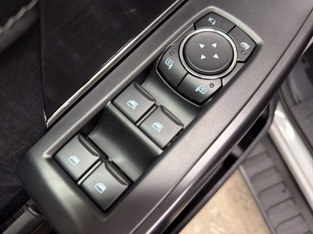 2026 AVALANCHE Ford F-150 Lariat 4X4 Truck