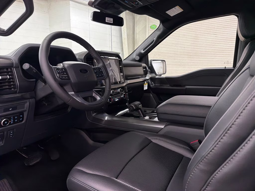 2026 AVALANCHE Ford F-150 Lariat 4X4 Truck