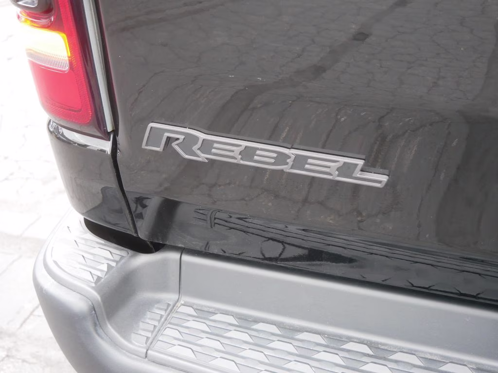 2019 Diamond Black Crystal Pearlcoat Ram 1500 Rebel 4X4 Truck