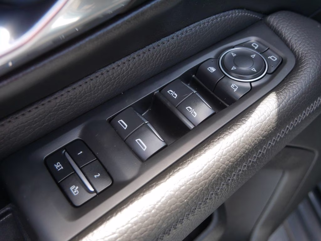 2021 White GMC Yukon Denali 4X4 SUV