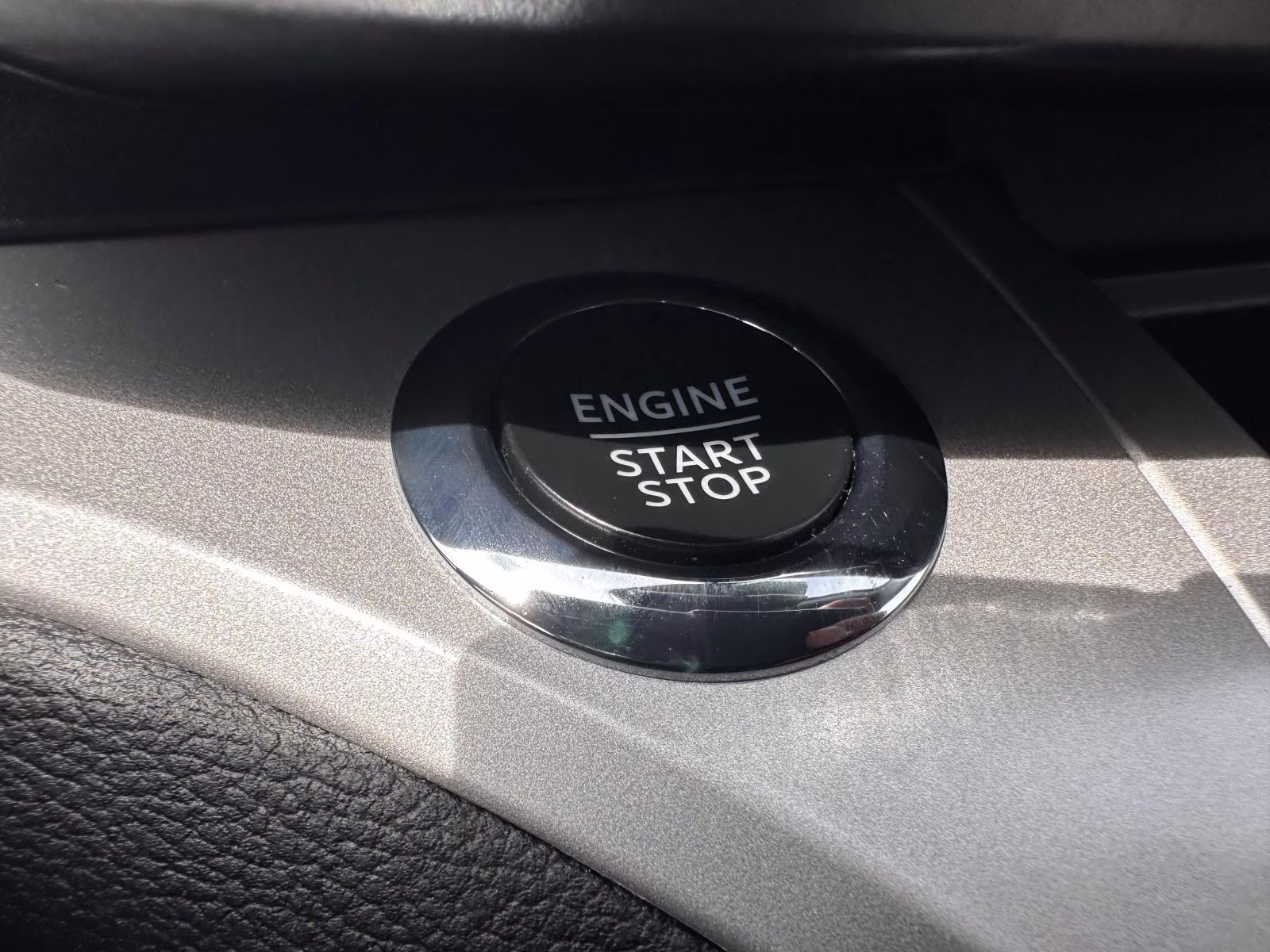 2023 Carbonized Gray Metallic Ford Explorer XLT 4WD 4X4 SUV