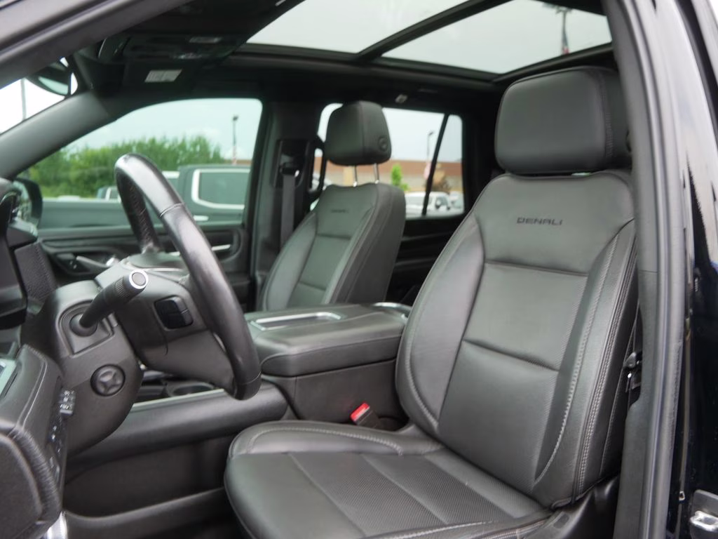 2021 Black GMC Yukon Denali w/ Pano Roof 4X4 SUV
