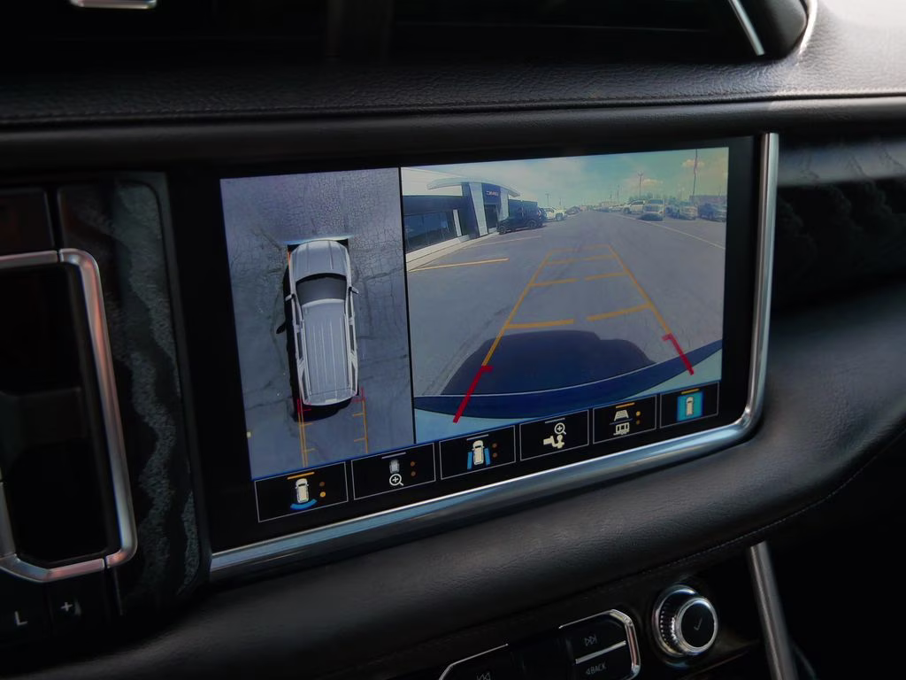2021 White GMC Yukon Denali 4X4 SUV