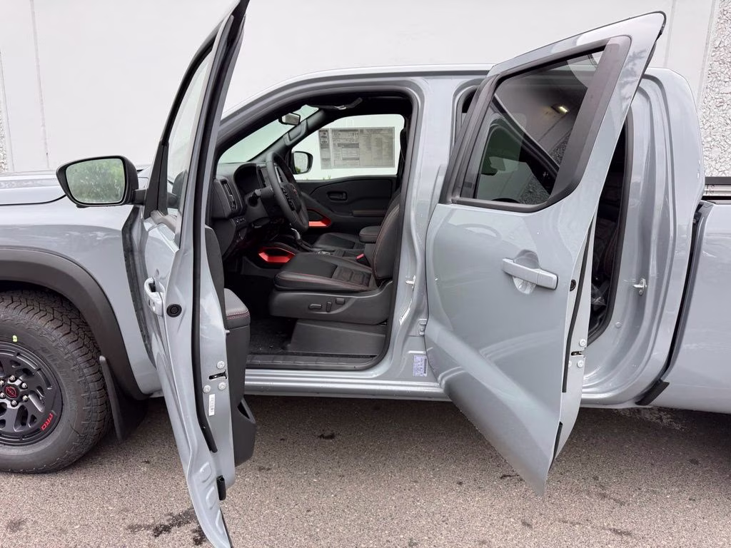 2026 Boulder Gray Pearl Nissan Frontier PRO-4X 4X4 Truck